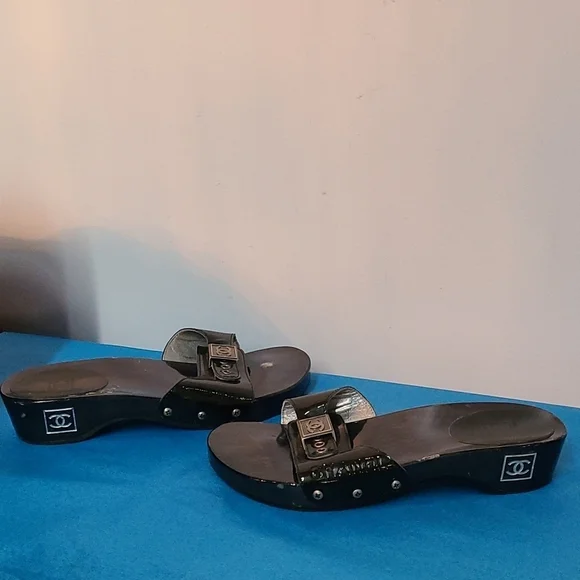 Chanel 2004 Collection Slides - Picture 7 of 14